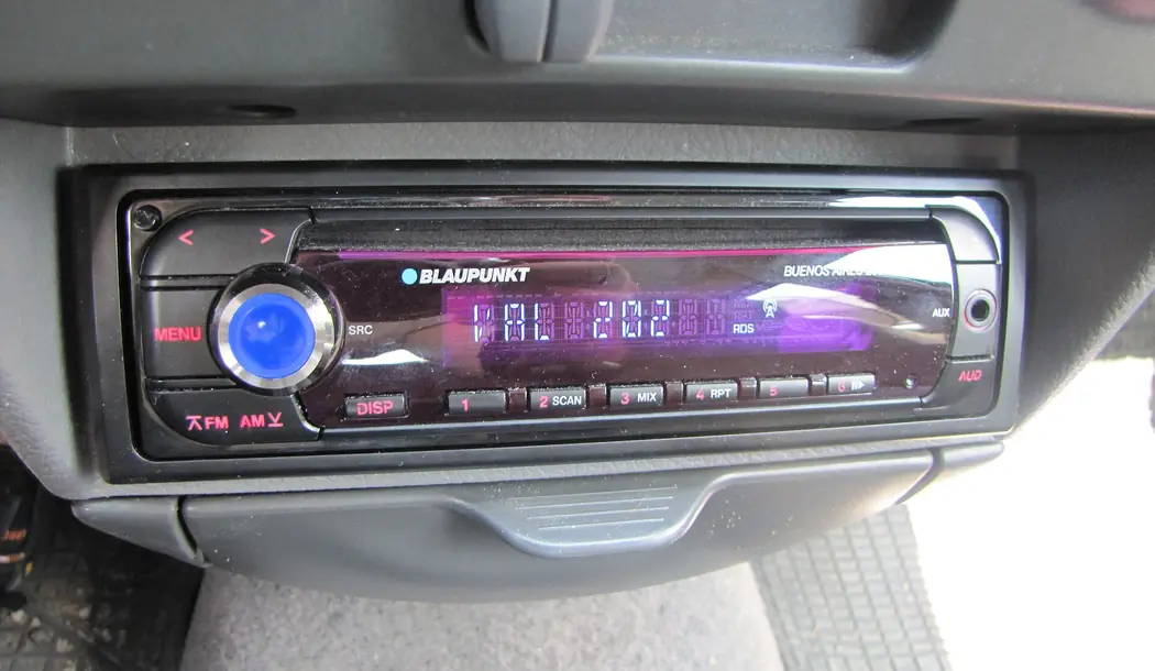 Radio or screen not turning on